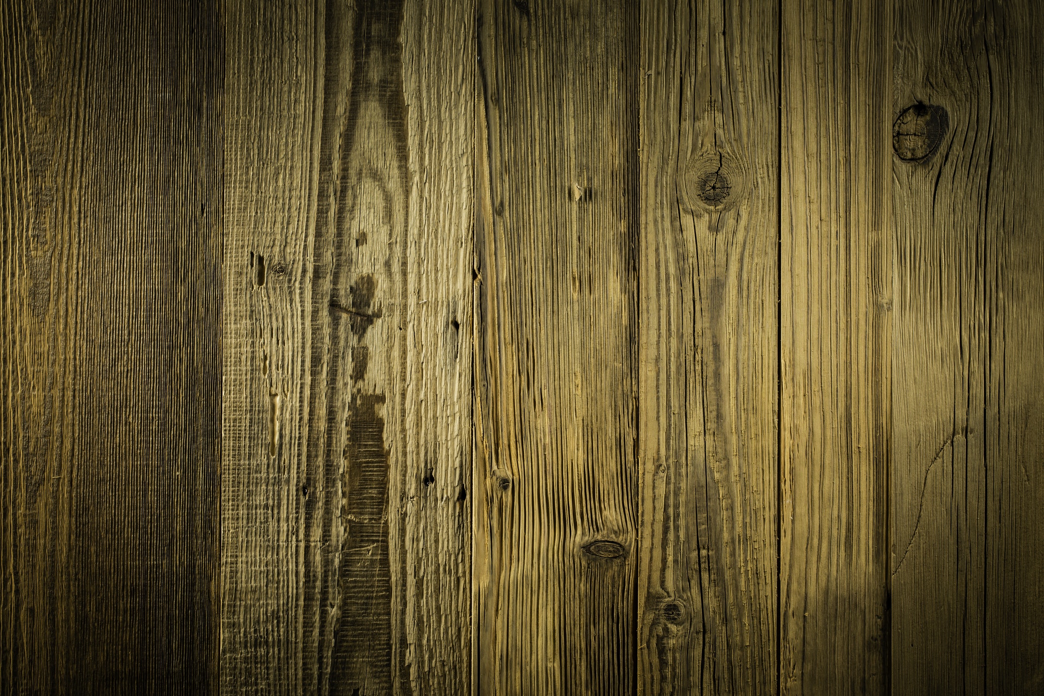 Choosing the most suited hardwood floor
  colour