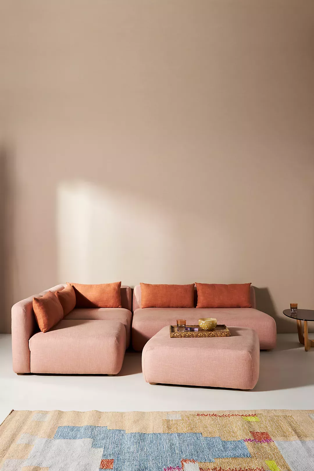 The Advantages of Corner Sofas:
Space-Saving and Stylish Options for Your Home