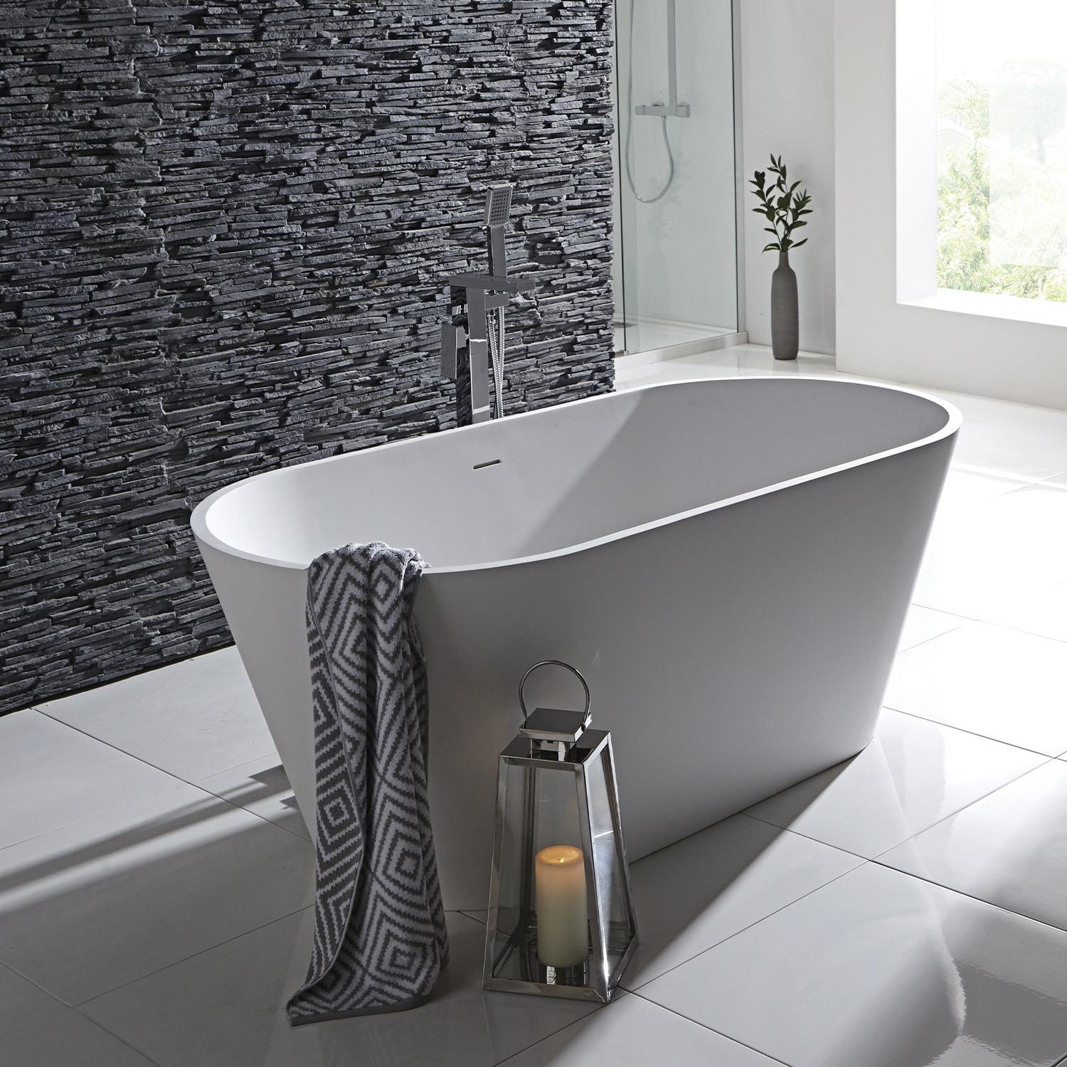 Luxurious freestanding bathtubs⁢ invite relaxation in ⁣style and‌ comfort