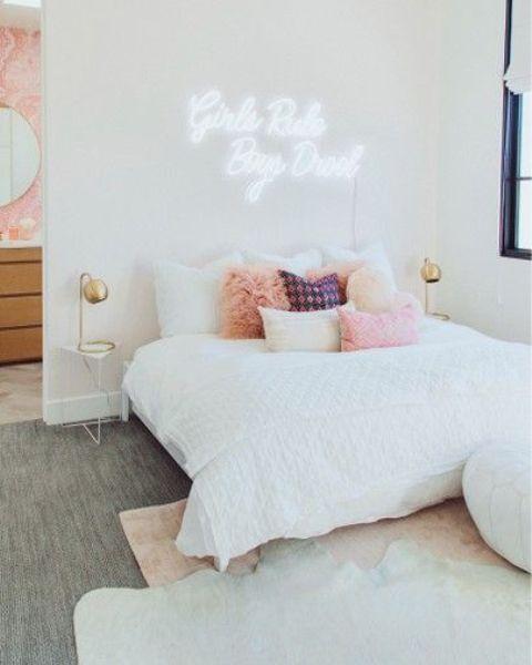 Layer rugs for added⁣ texture and warmth in your teen ⁢girl‌ bedroom