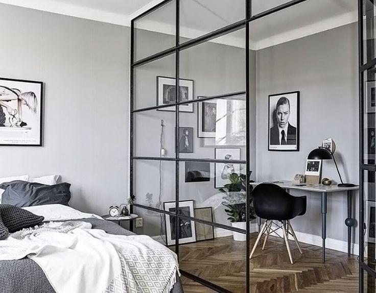 Bedroom Trend: ⁢Glass partitions offer openness‌ without sacrificing privacy