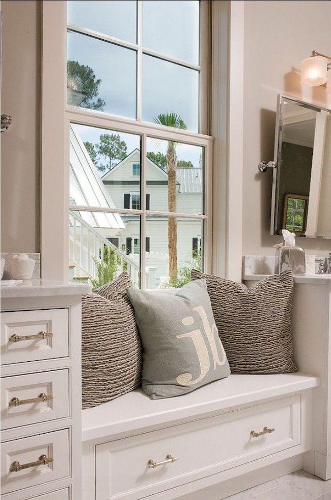 Add a small bench⁤ for seating and storage in your small bathroom