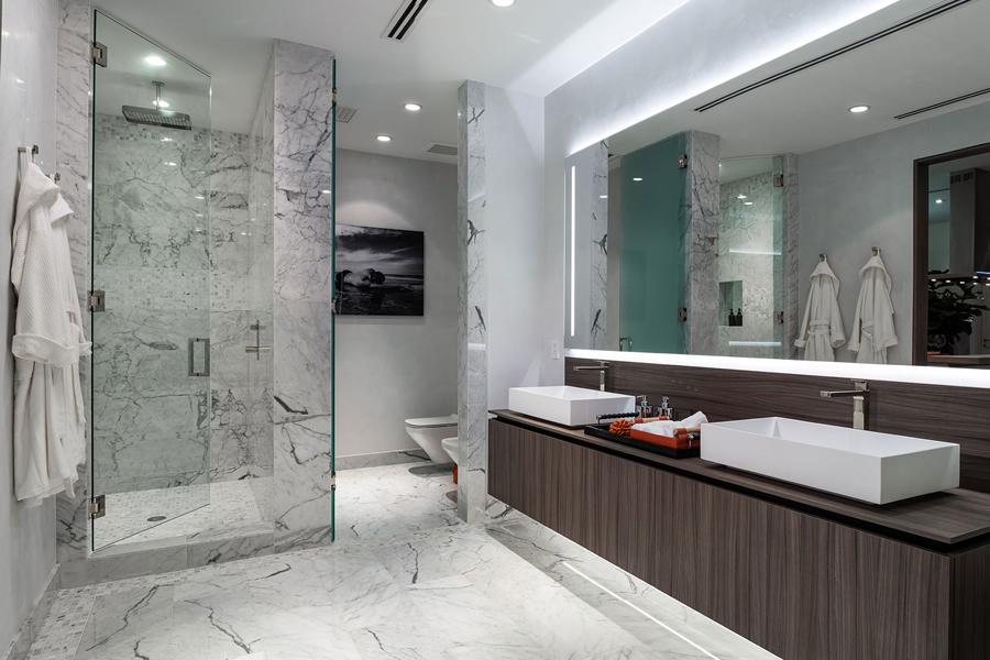 Personal touches⁢ create a truly unique and inviting bathroom space