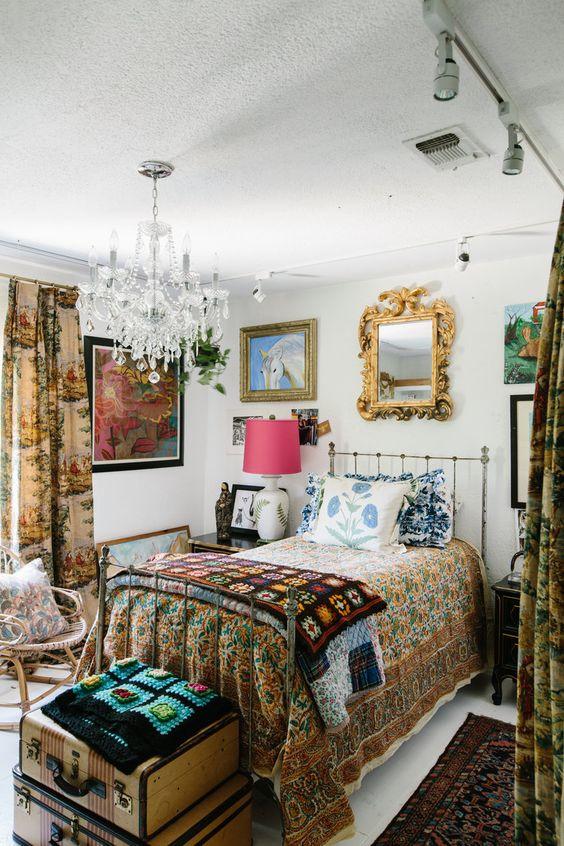 Eclectic Bedroom: Mix and match styles for a unique personal expression