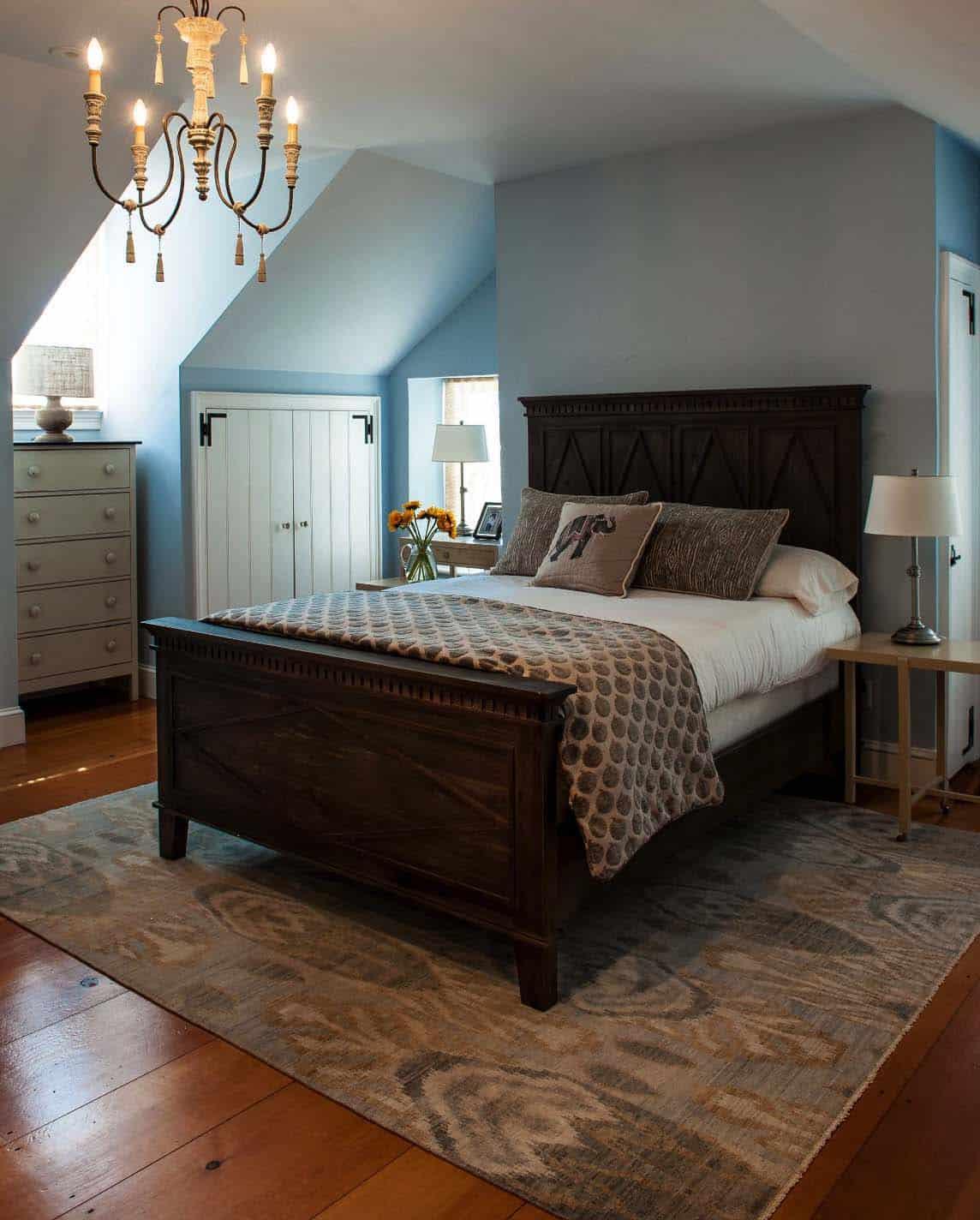 Farmhouse Bedroom: Incorporate cozy textiles and distressed finishes for charm