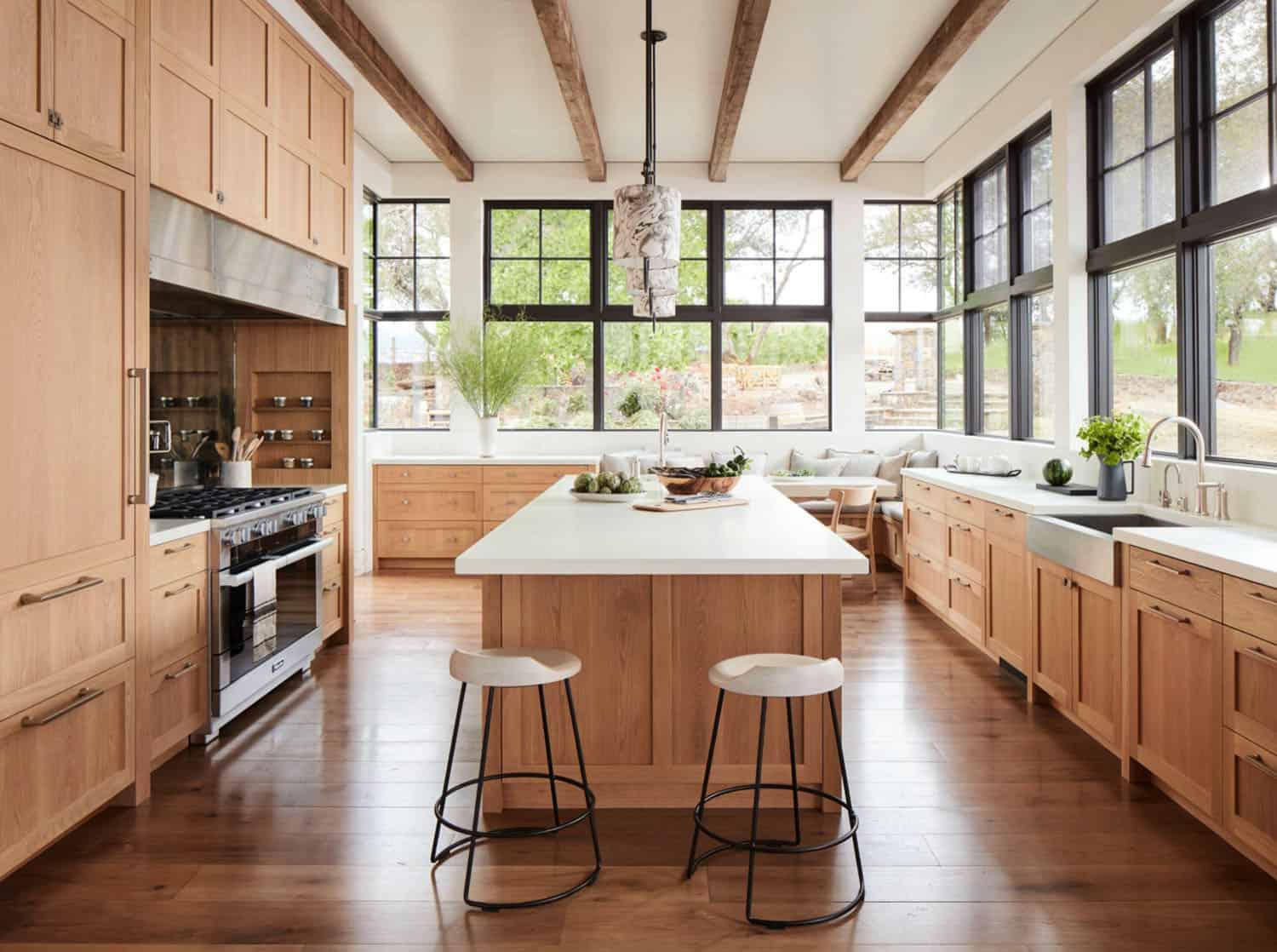 Open floor‍ plans enhance flow⁤ and ⁤connection in your farmhouse‍ kitchen