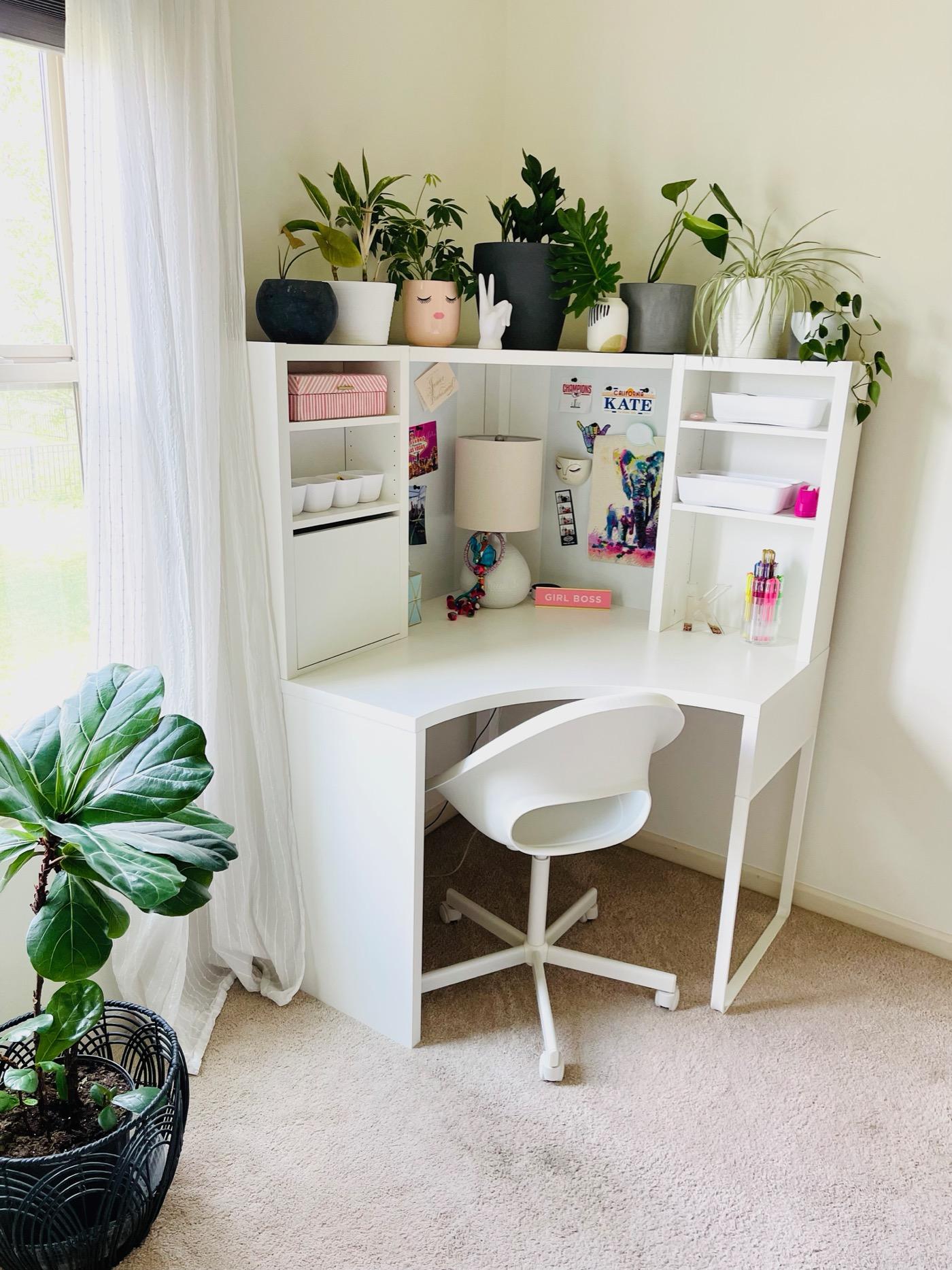 Feature a DIY craft corner for ‍creative projects in the teen bedroom