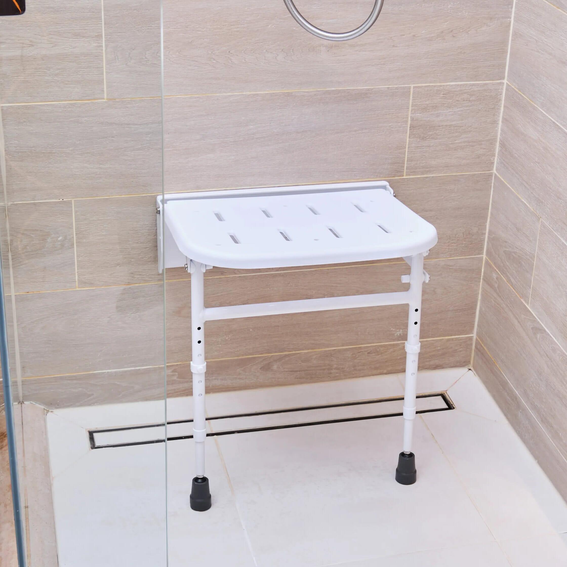 Integrate ​a foldable shower bench ⁢to optimize ‍your small bathroom