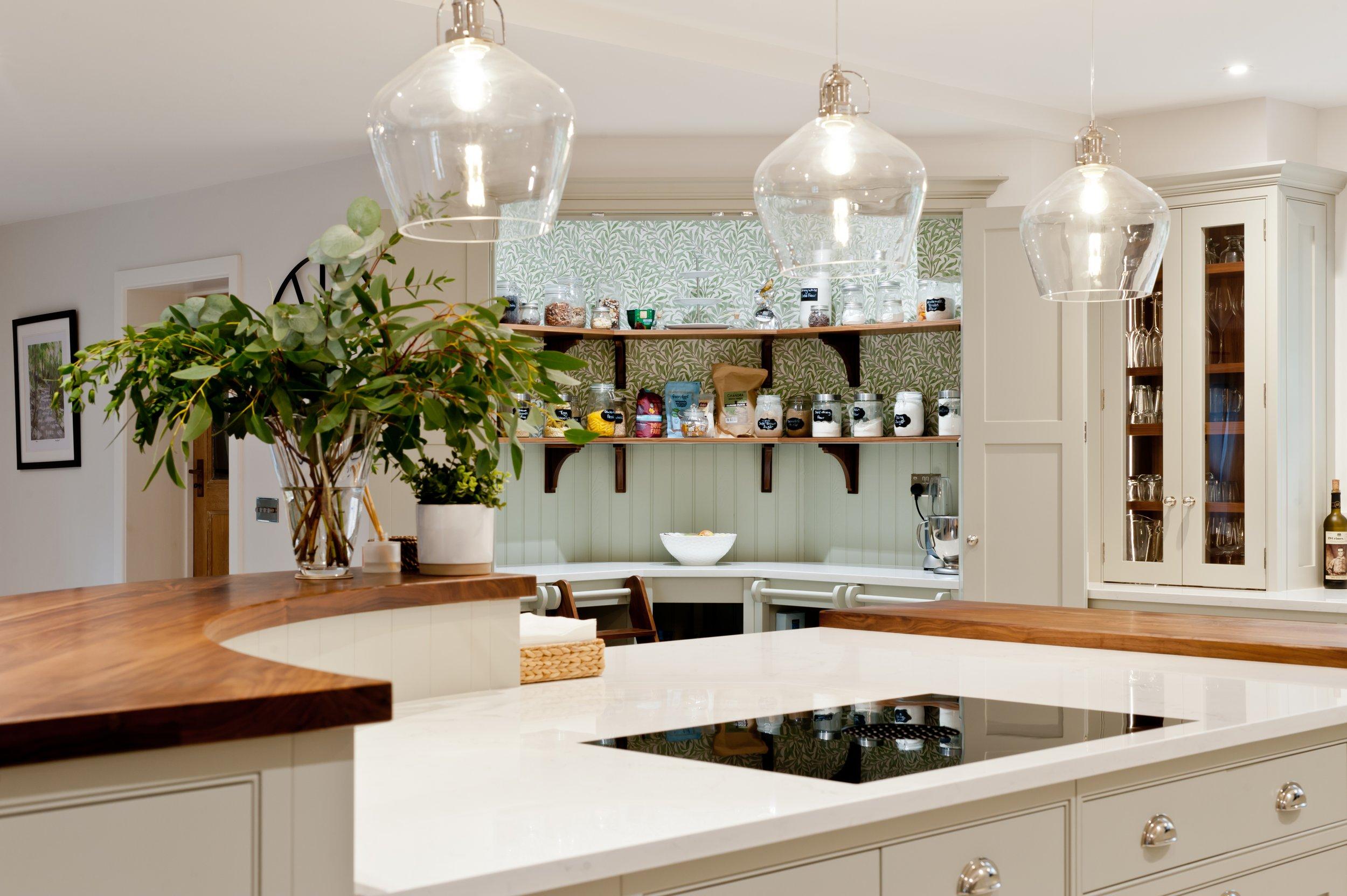 Install pendant lighting‍ over the dining area of your eat-in kitchen for‌ ambiance