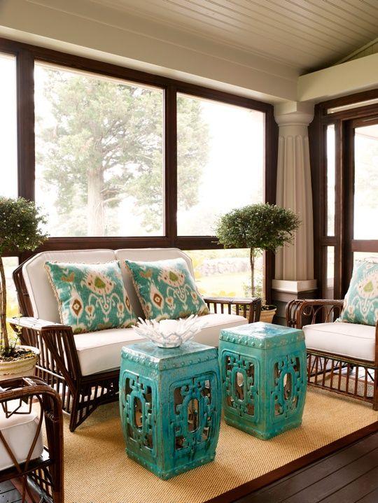 Use vibrant cushions and‍ pillows ⁤to ⁢add personality to your ‍screened‌ porch seating