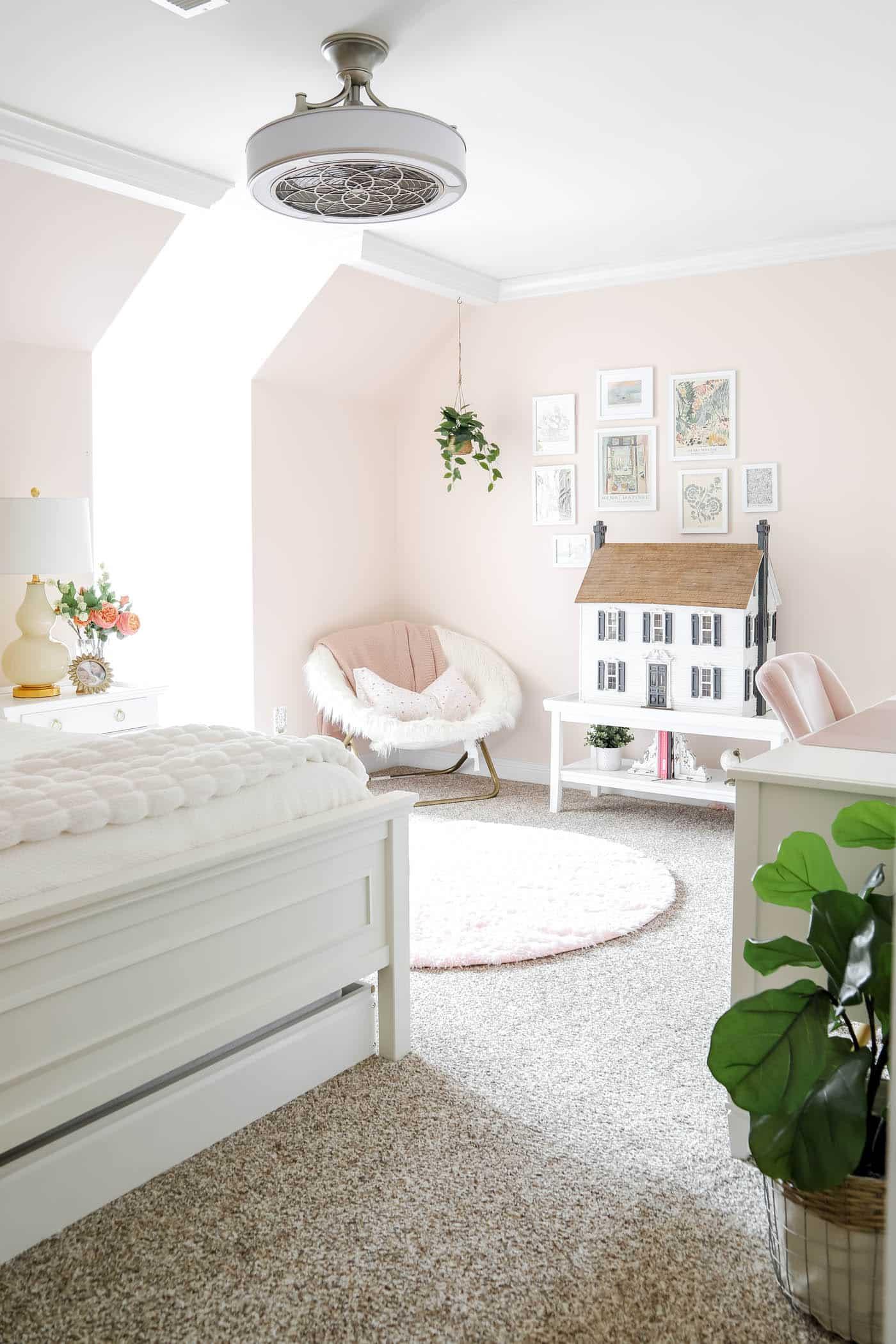 Choose multifunctional ⁢furniture ​for versatility in ⁢her teen girl bedroom