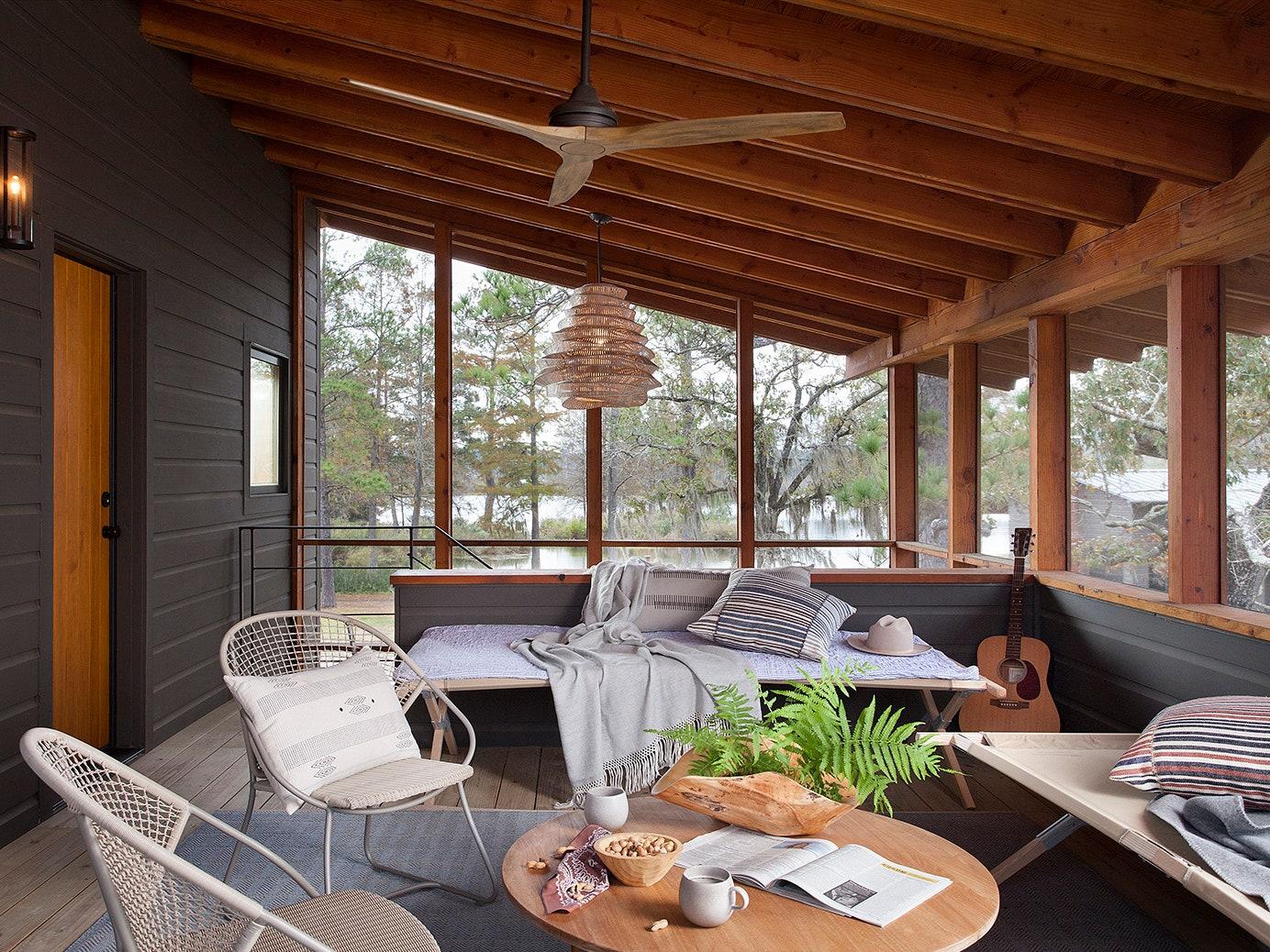 Design⁢ with the ⁢seasons⁢ in ‍mind ​for year-round ​enjoyment⁢ on‍ your⁤ screened porch