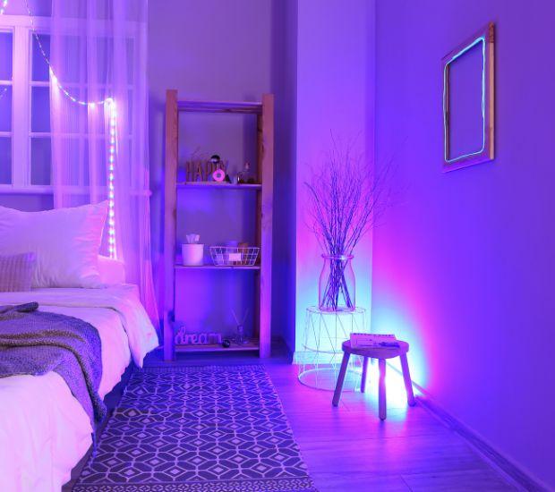 Install smart ⁤lighting to control ambiance and mood in the teen bedroom