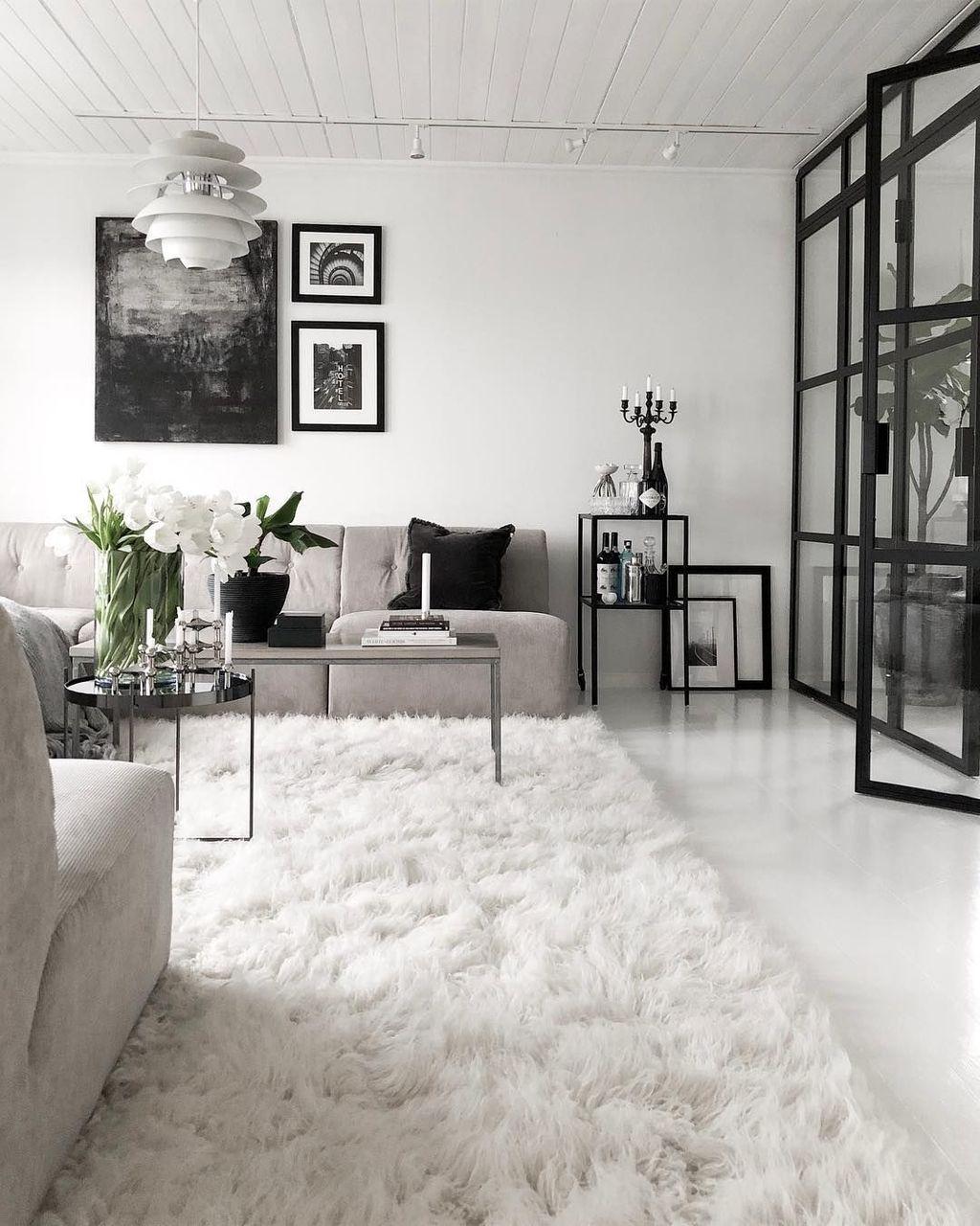 Monochrome schemes achieve ⁢a‍ chic ⁣and ​cohesive living room style