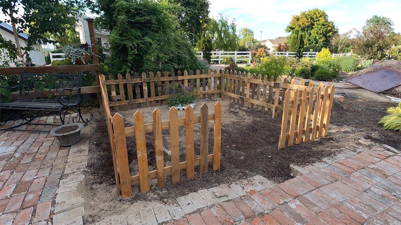 Pallet Garden Fencing: Build ⁤a⁢ decorative fence that also serves ‌as a growing space