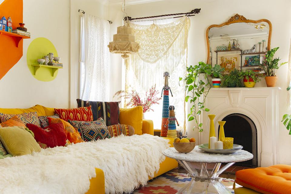 Global-inspired decor adds‌ eclectic charm‌ to your living ‌room