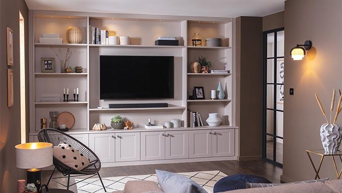 Innovative storage solutions keep your‌ living room organized and stylish