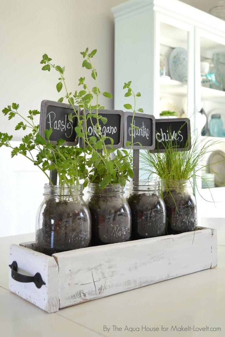 A⁤ mini Pallet Garden can brighten your ⁣kitchen windowsill with fresh herbs