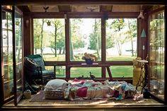 Use your‍ screened porch as a‍ peaceful meditation⁢ space