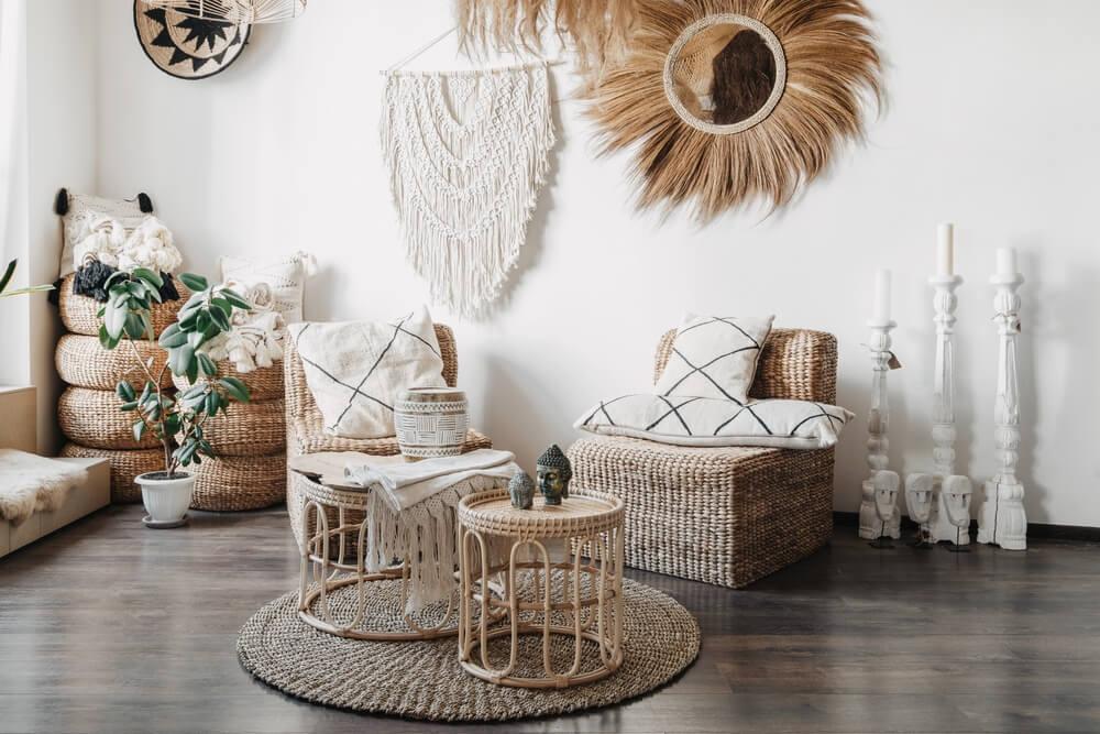 Infuse personal souvenirs to reflect your travels⁢ in your Boho Living Room