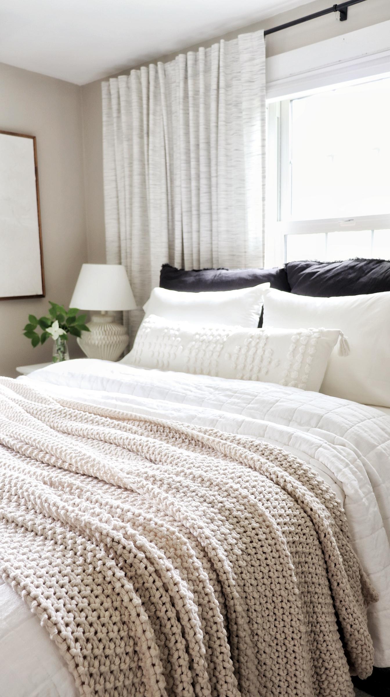 Textured bedding layers ⁢provide comfort in this Bedroom⁤ Trend