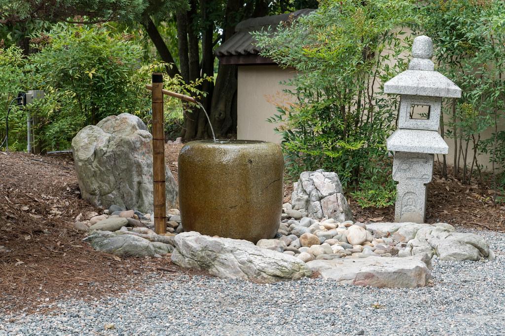 Thoughtfully arranged pebbles create a natural mosaic in ‌your Zen Garden