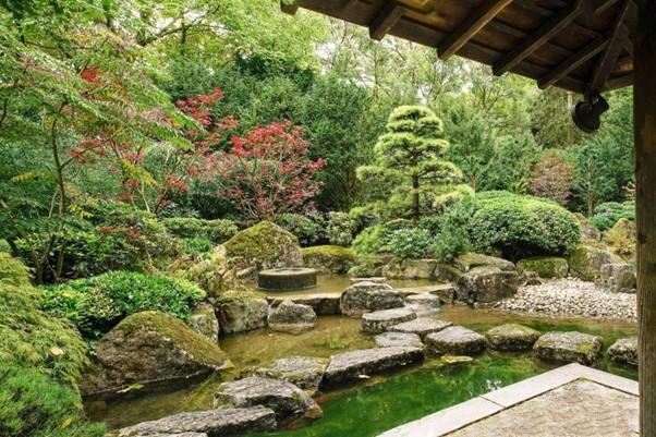 Utilize the art of ⁢asymmetry to bring ⁢a ⁤natural ‌feel to your⁢ Zen‌ Garden