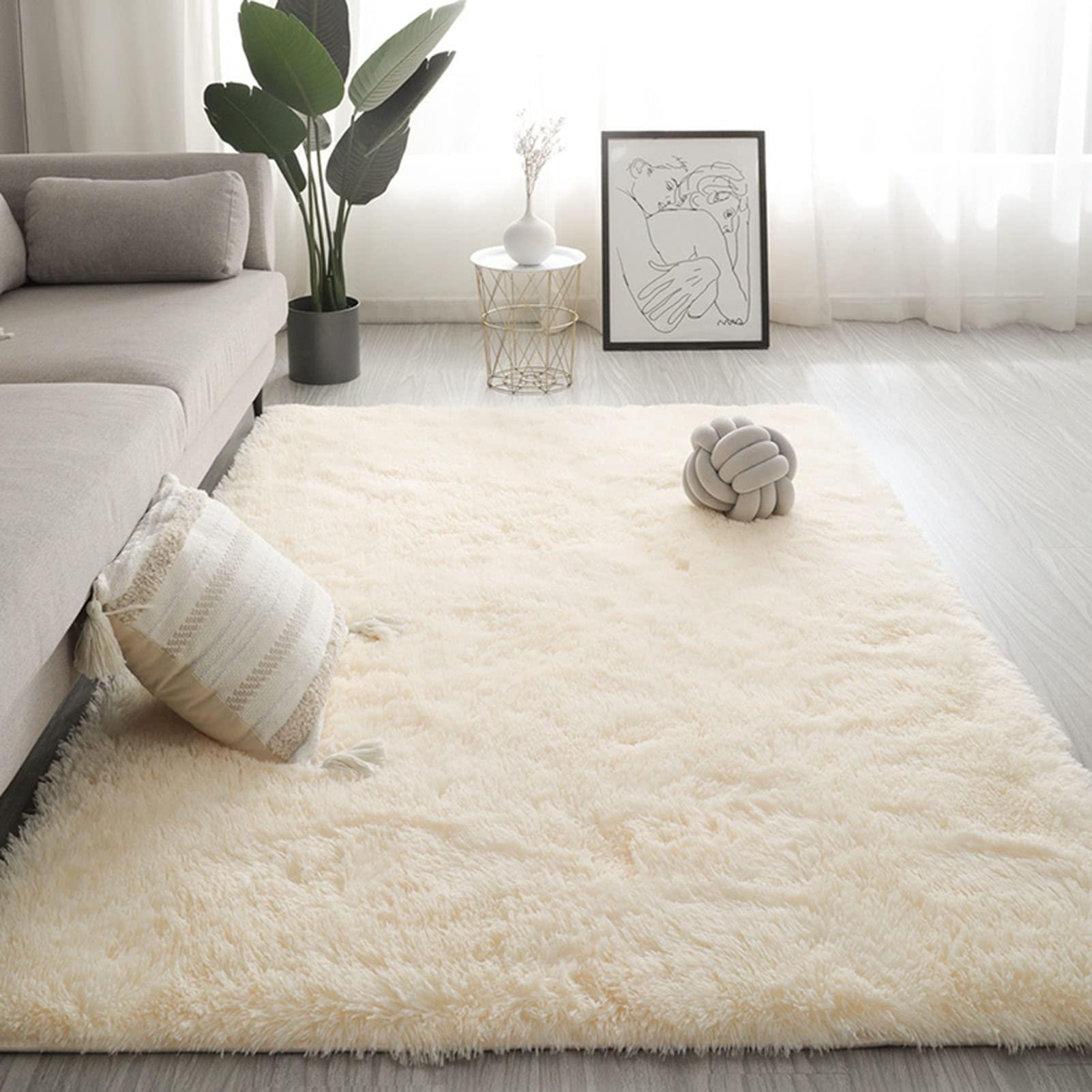 Bedroom ⁤Trend: Add a cozy​ rug for warmth underfoot