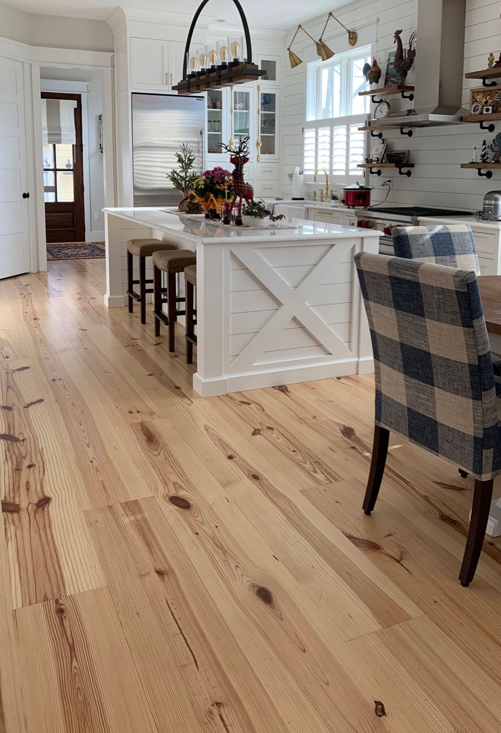 How to clean pine flooring?