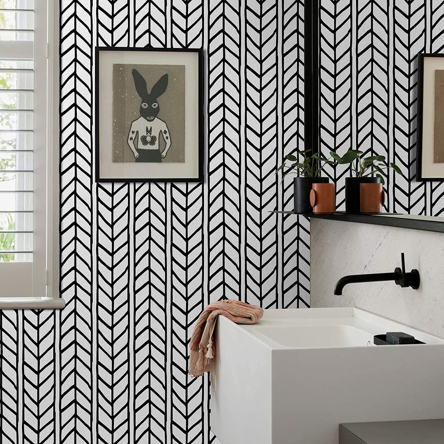 Bold wallpaper ⁢with unique patterns to enhance‍ your eclectic​ bathroom vibe