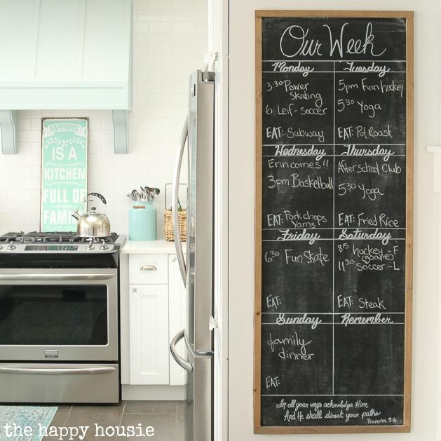 Incorporate​ a chalkboard wall for meal‍ planning in your eat-in kitchen