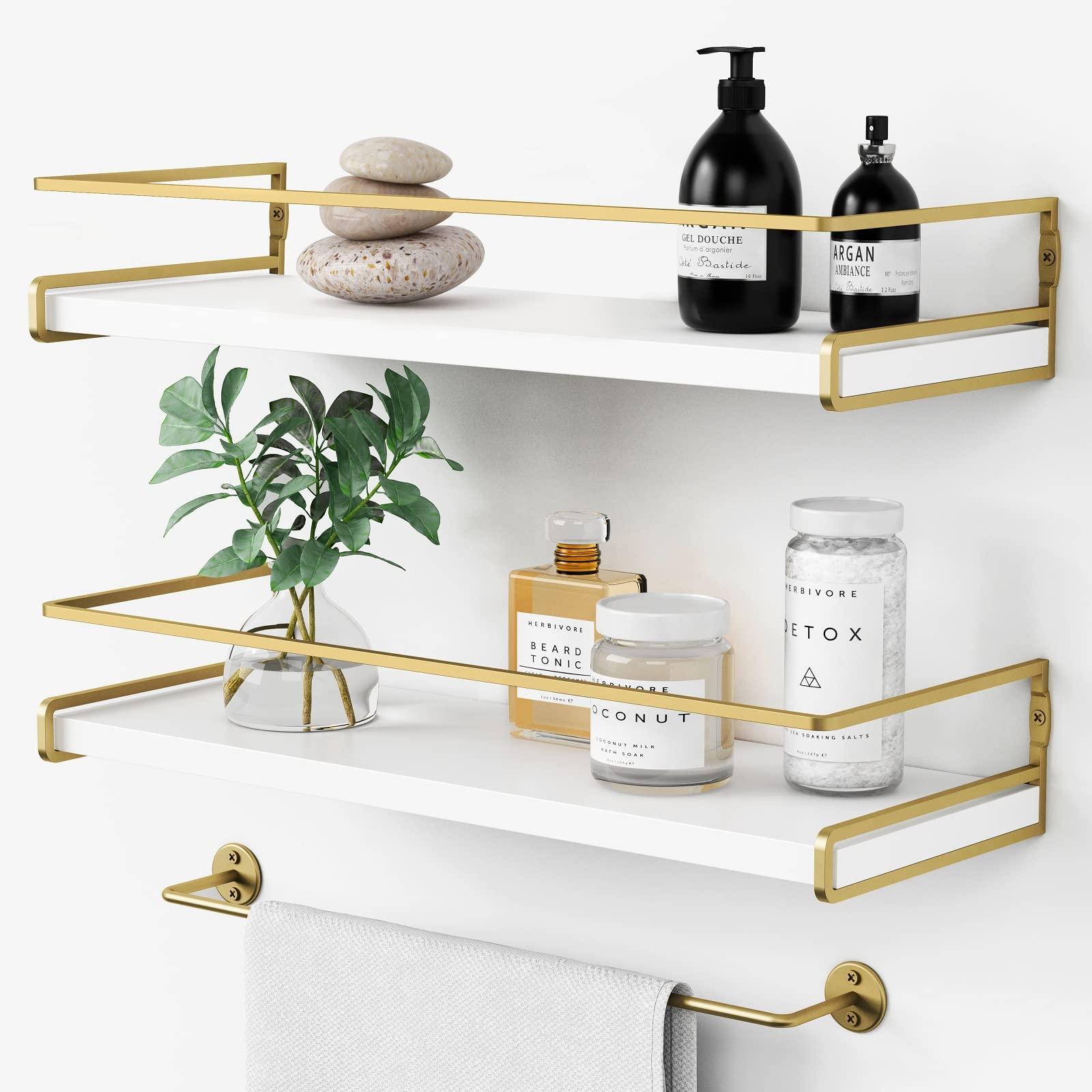 Eclectic bathroom shelving displays items that ⁢reflect ‍your ⁤unique taste