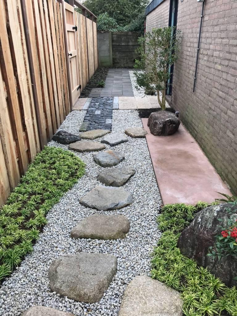 Graveled areas‍ offer a peaceful surface for mindful walking in ⁣your Zen Garden