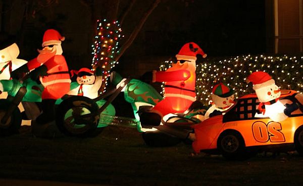 Outdoor Inflatable Decorations for the Christmas Seas