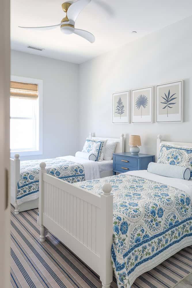 Coastal ‌Bedroom: Capture beach vibes with soft blues and⁢ whites