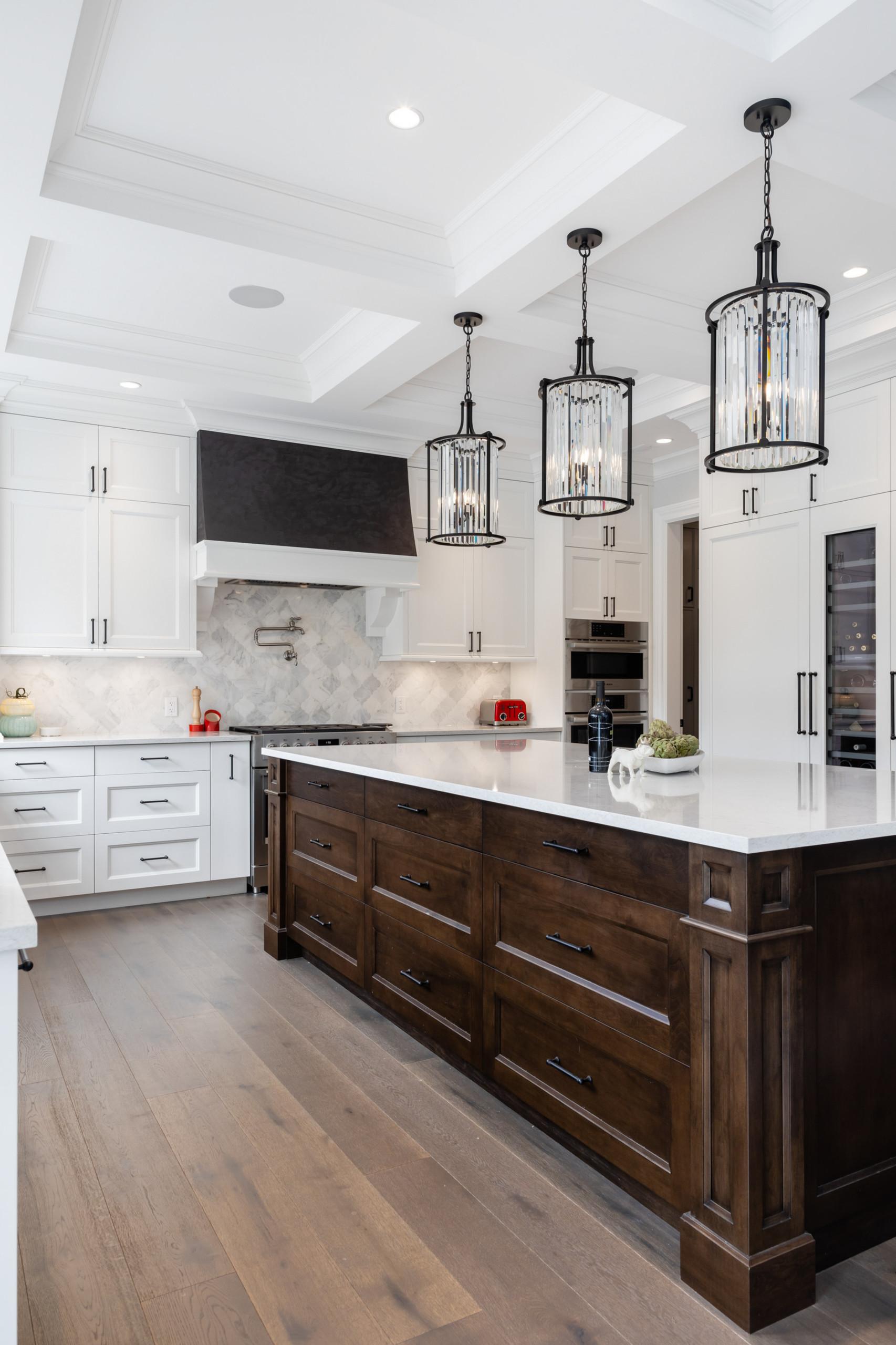 Perform a bold ceiling treatment with a rich hue‌ in your Burgundy Kitchen