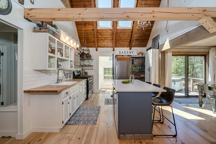 Ample‌ natural light enhances the beauty of your eat-in kitchen