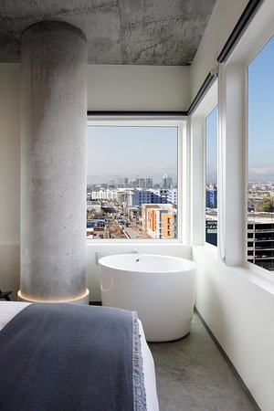 Japanese style soaking tub - Picture of The Source Hotel, Denver .