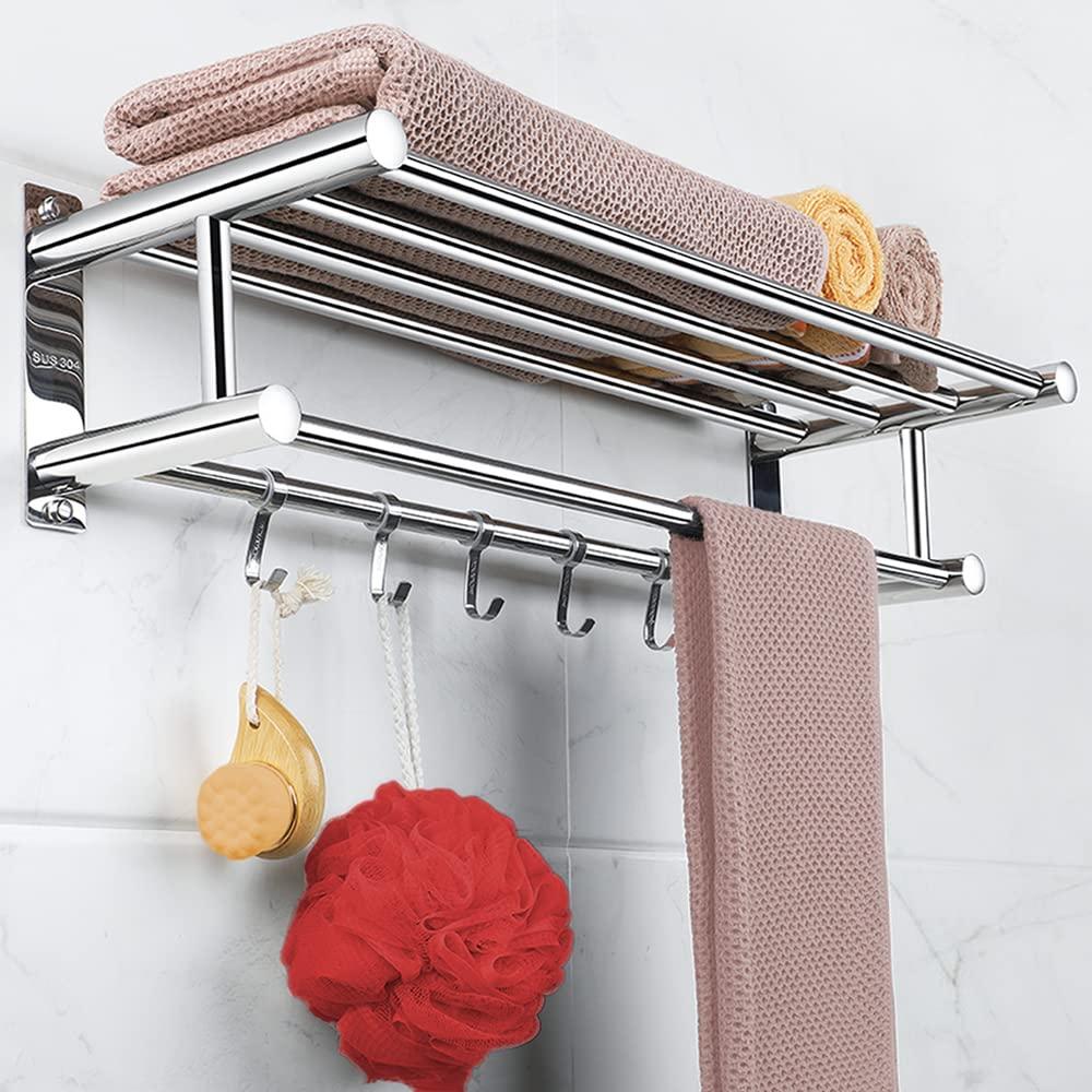 Incorporate ⁣a towel⁣ ladder for⁢ stylish storage in the small bathroom