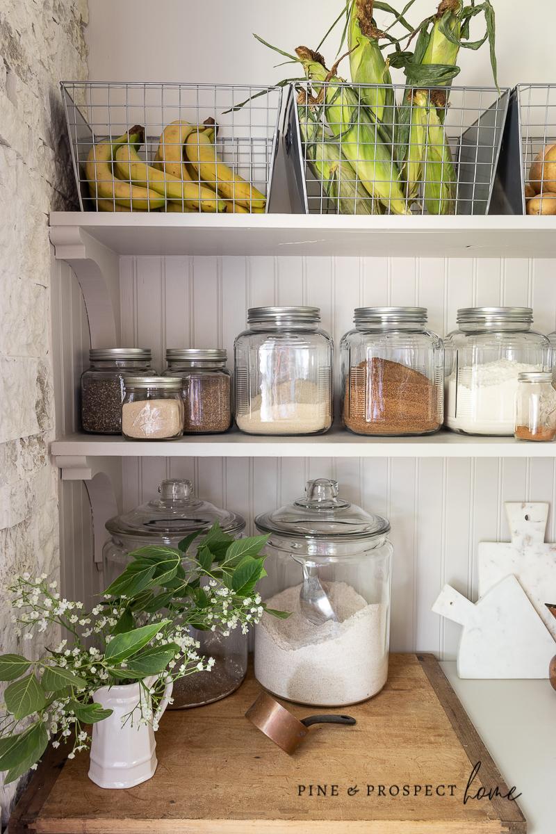 Use​ clear‍ containers for easy visibility in your galley ​kitchen​ pantry