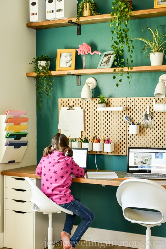 How to buy the right kids desk