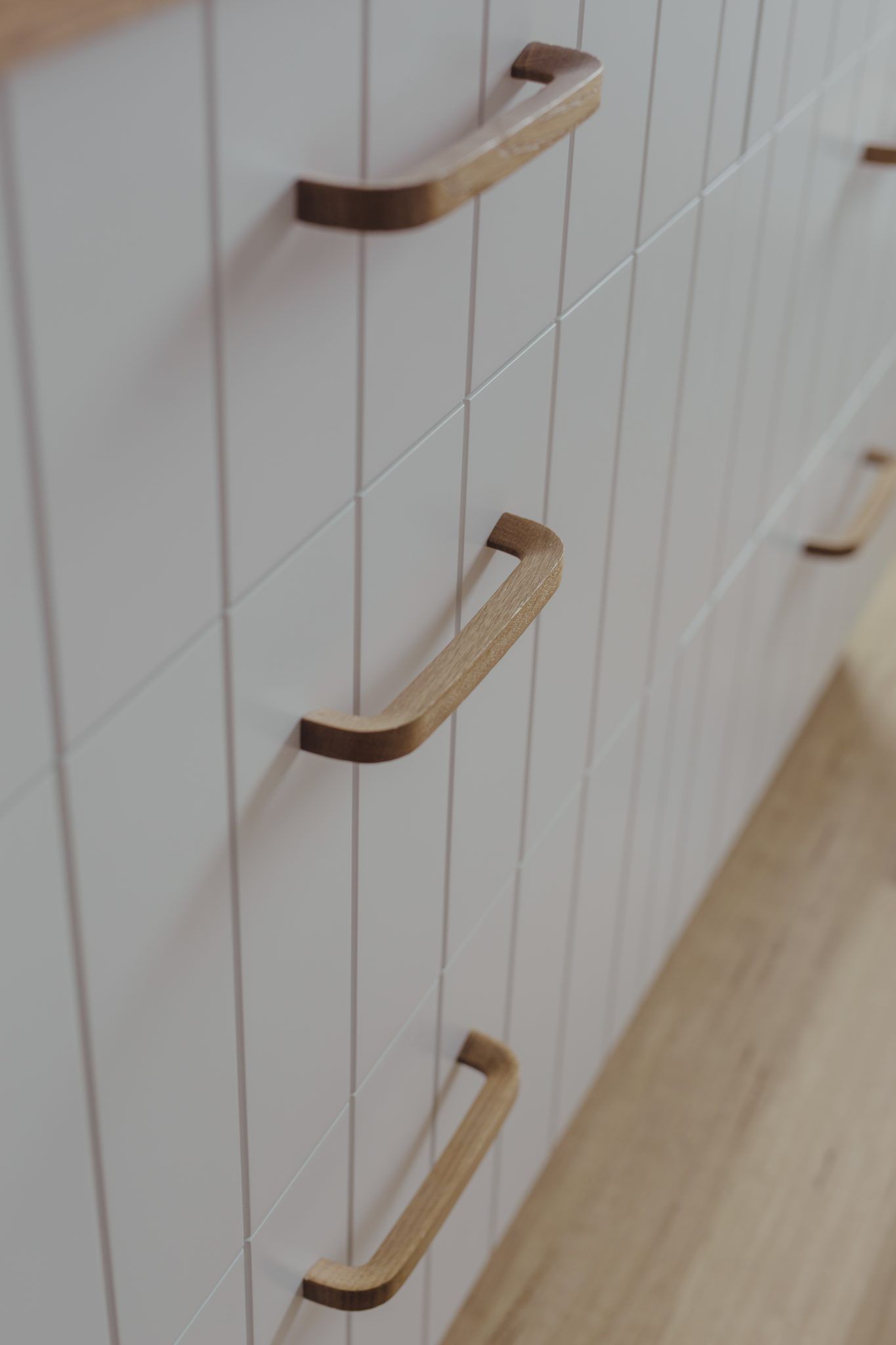 Choosing kitchen cupboard handle confirm
  your good taste