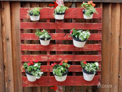 Hanging‌ Pallet Garden: Suspend pallets from ‍ceilings or walls for‍ a⁤ unique, eye-catching display