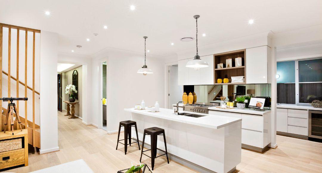 Statement lighting fixtures serve as stunning focal​ points in your ​kitchen