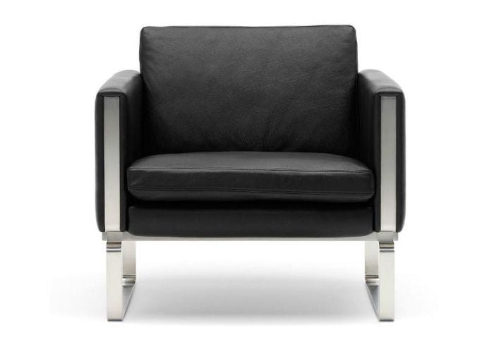 CH101 Lounge Chair by Carl Hansen & Son | Urbanspace Interio