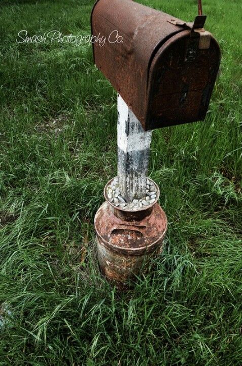 Cute mailbox idea … | Rustic mailboxes, Mailbox, Old mailb