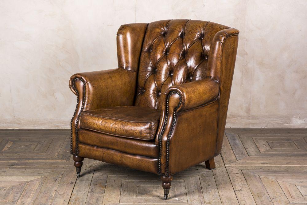 Vintage​ leather armchairs add character to your eclectic living⁣ room design