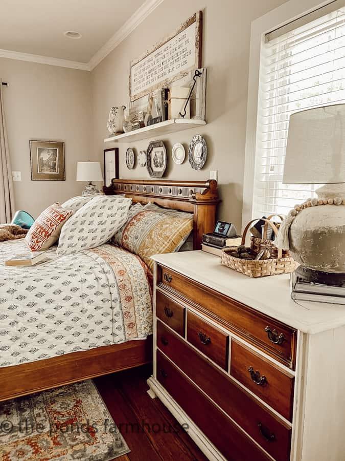 Vintage Bedroom: Decorate with antique finds and nostalgic charm