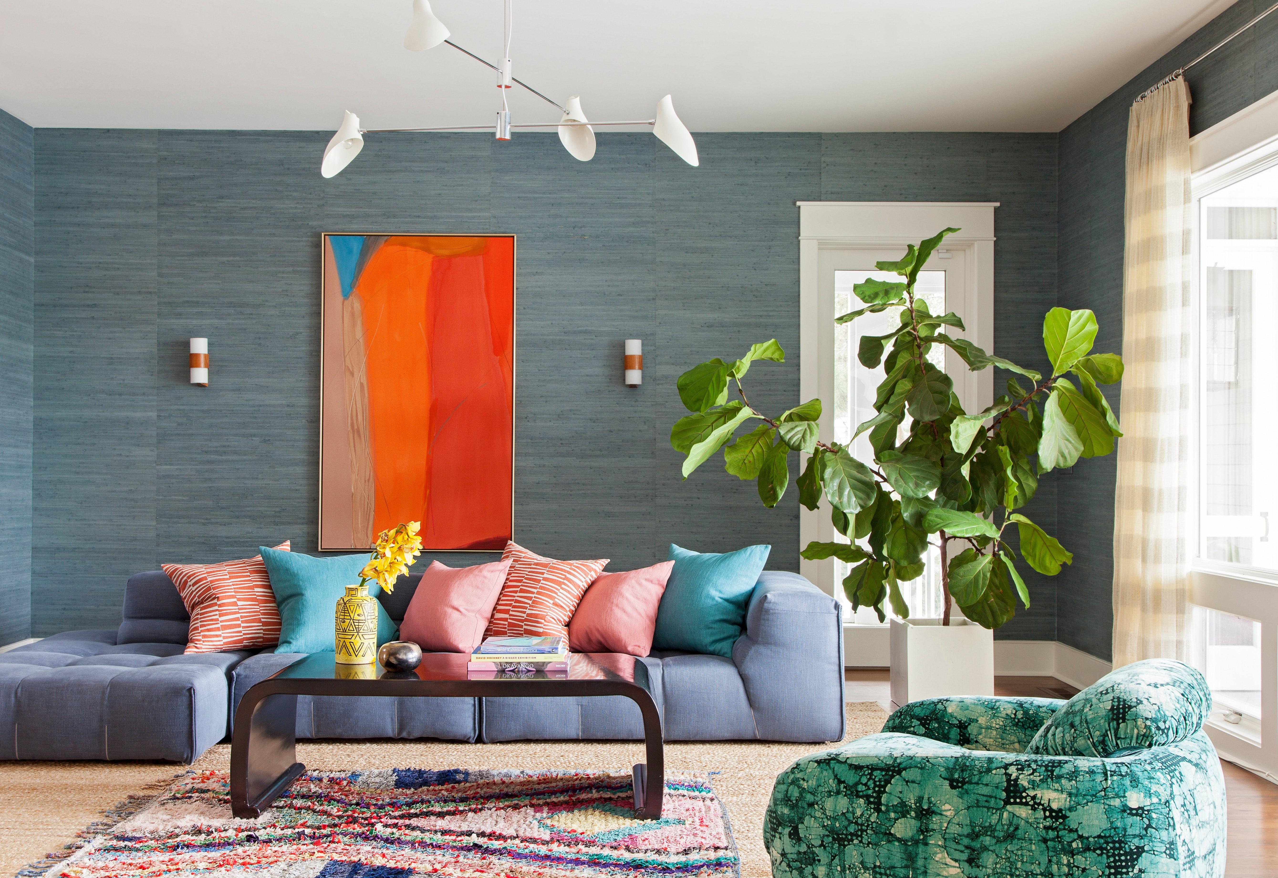 Embrace⁤ bold⁣ colors to⁢ transform your Living Room ⁣into a⁢ vibrant ⁣oasis