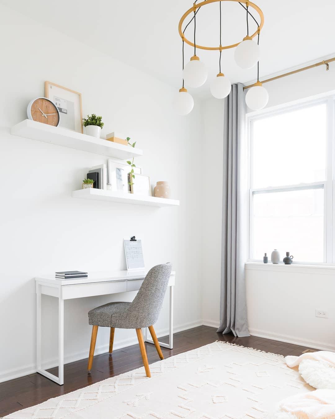 Integrate ⁢a small workspace for productivity in your minimalist bedroom